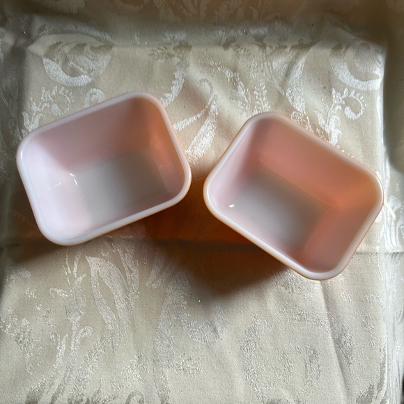 Pyrex Orange Pair of Vintage Pyrex dishes Pyrex Fridgies containers Pyrex EUC - Picture 3 of 11